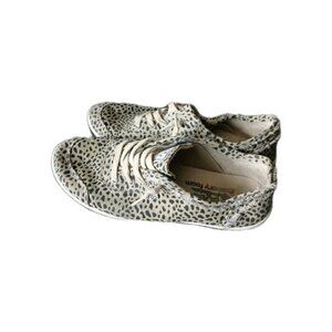 Leopard Print Canvas Lace Up Sneakers Memory Foam Shoes Skechers BOBS Womens 9